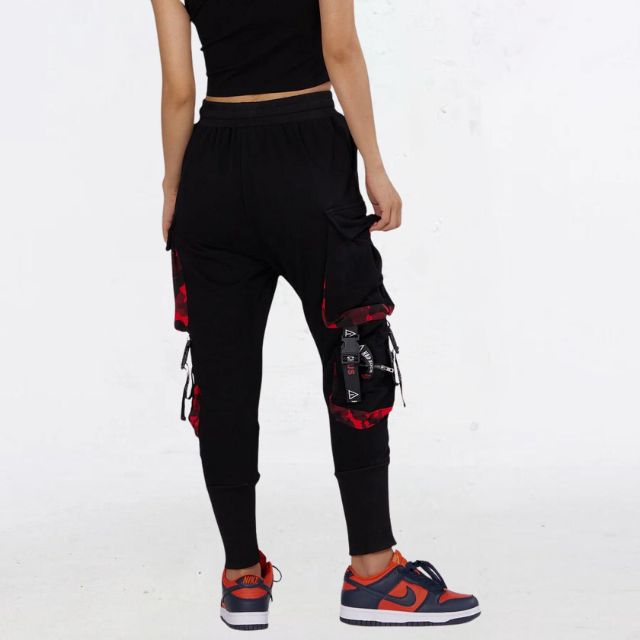 Catalina - le jogger streetwear à bretelles utilitaires