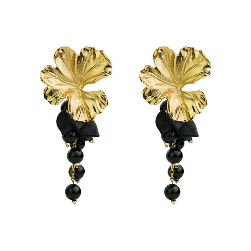 Gabriella - Boucles d'oreilles élégantes à déclaration florale avec cascade de perles